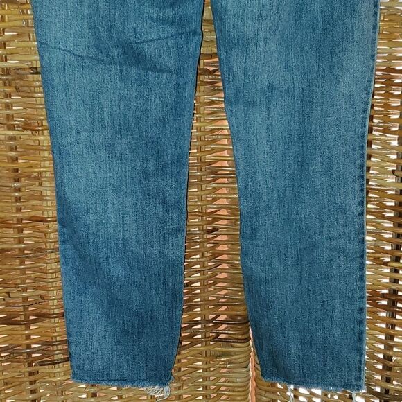 Old Navy Perfect Straight Mid Rise Jeans 6 - Picture 6 of 8